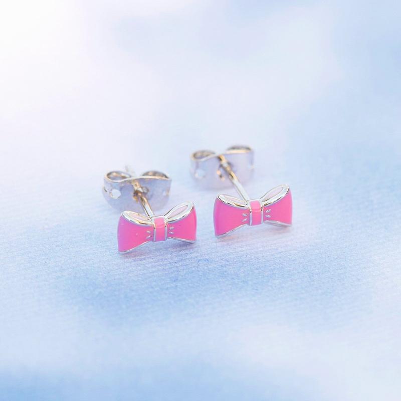 Daisy Bow Stud Earrings